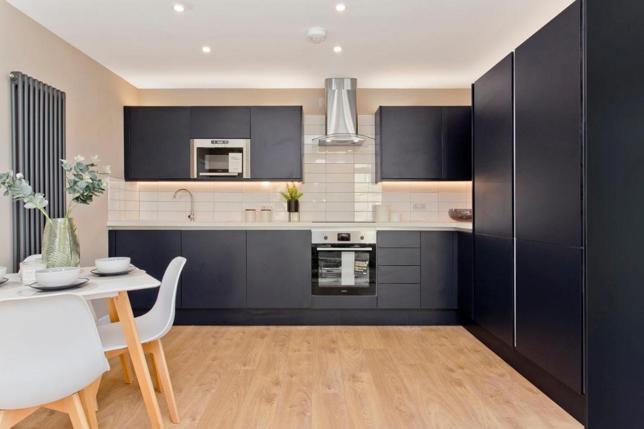 Modern City Centre 2 Bedroom 2 Bathroom Apartments, Main Door Ground With Private Parking Единбург Екстериор снимка