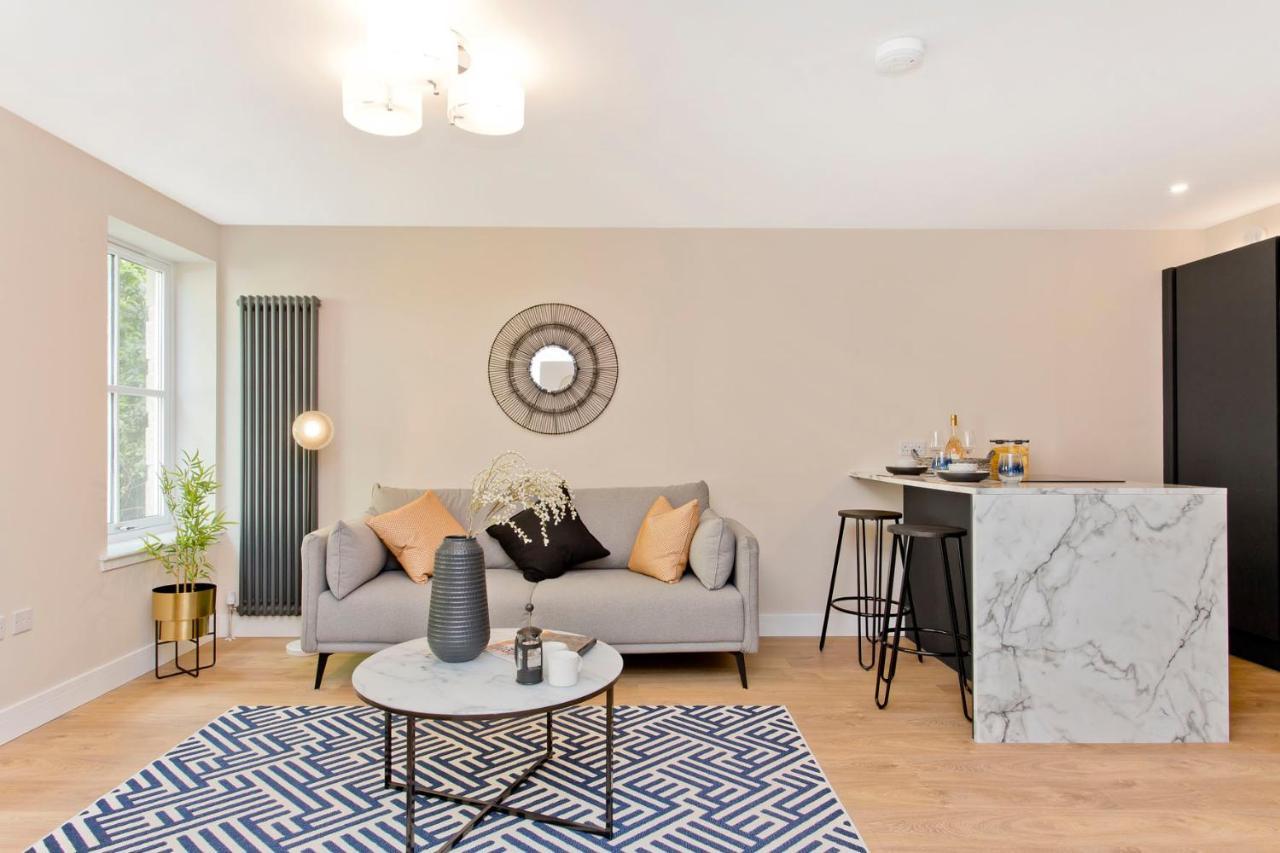 Modern City Centre 2 Bedroom 2 Bathroom Apartments, Main Door Ground With Private Parking Единбург Екстериор снимка
